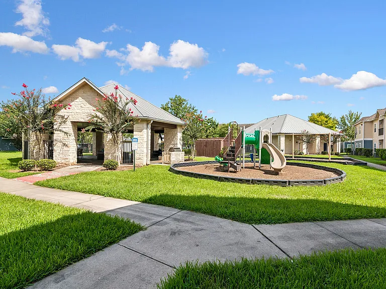 Residence at Lake Jackson — Photo 46