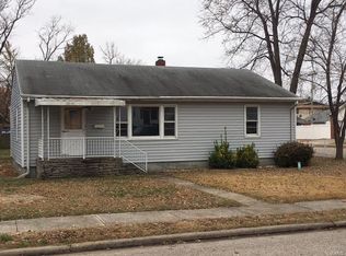 56 W Jennings Ave, Wood River, IL 62095
