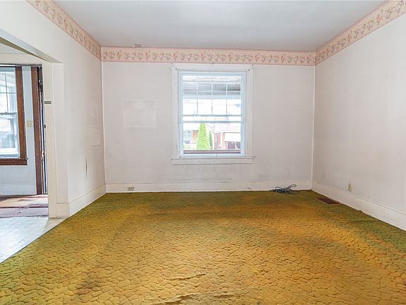 4th image of 1117 Highland St