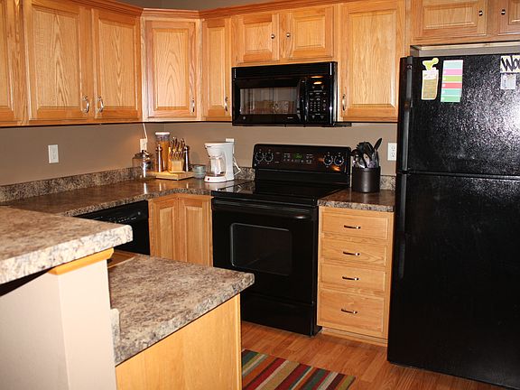 5th image of 532 E Goldfinch Dr