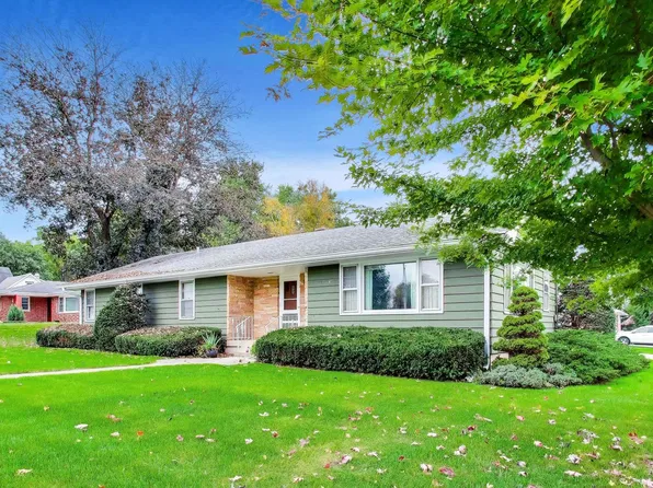 3601 W Clover Ave, McHenry, IL 60050