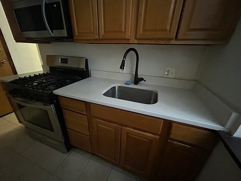 5101-21 Walnut St #2 — Photo 8