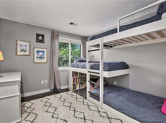 5th image of 12833 Bond St