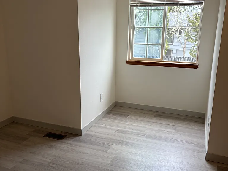 17320 SW Ellis Ct — Photo 13