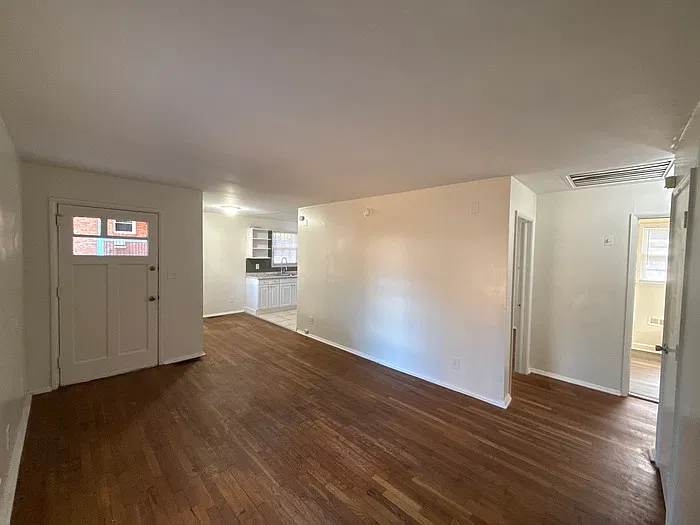 2 bed, 1.0 bath, 1000 sqft, $1,275 — Photo 4