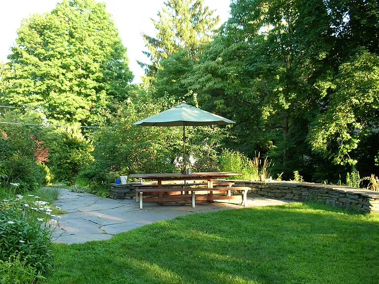 74 Cottage St — Photo 3