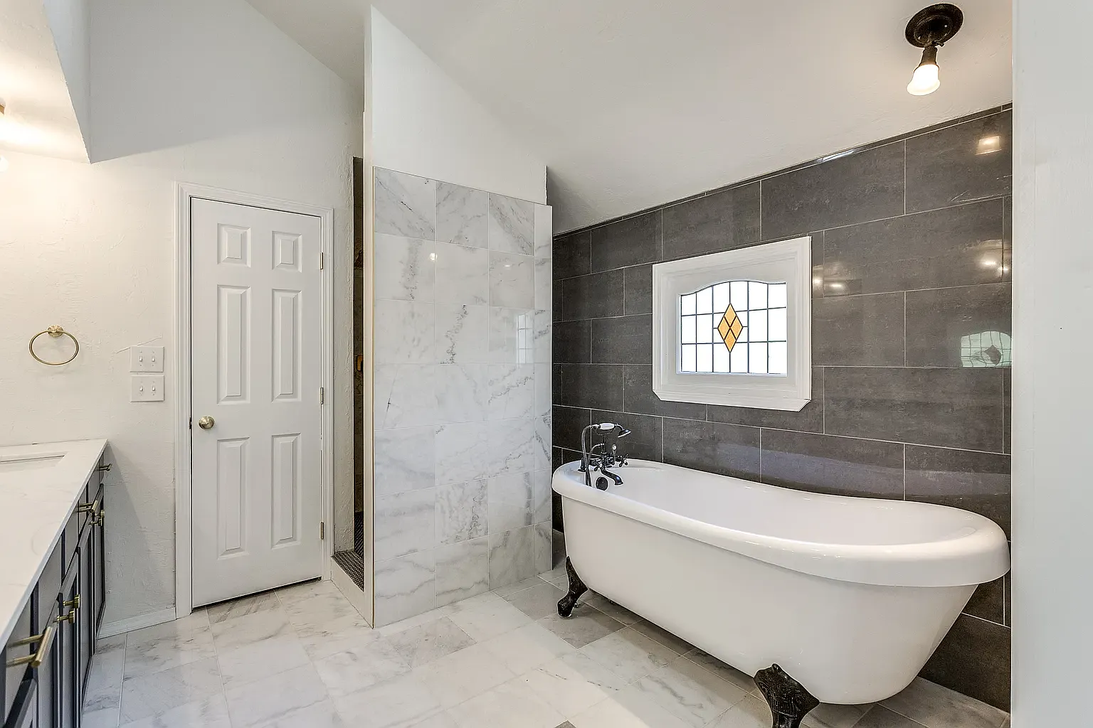 3 bed, 2.5 bath, 2833 sqft, $2,495 — Photo 4