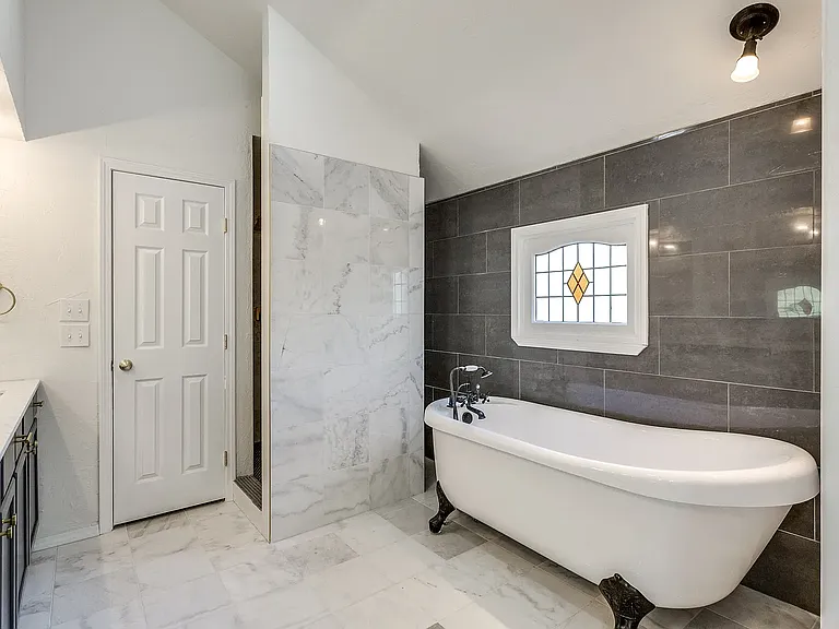 2213 Tredington Way — Photo 4