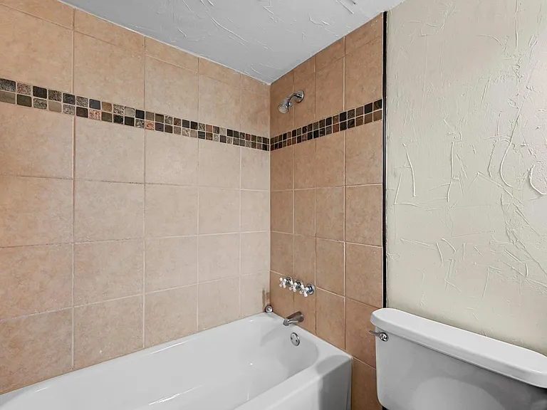 6005 Dooley Dr — Photo 14