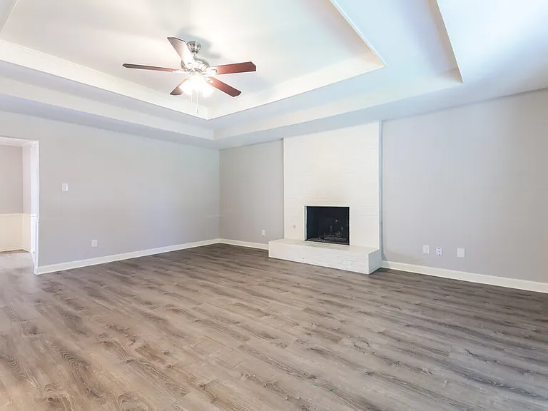 405 W Marble St — Photo 4