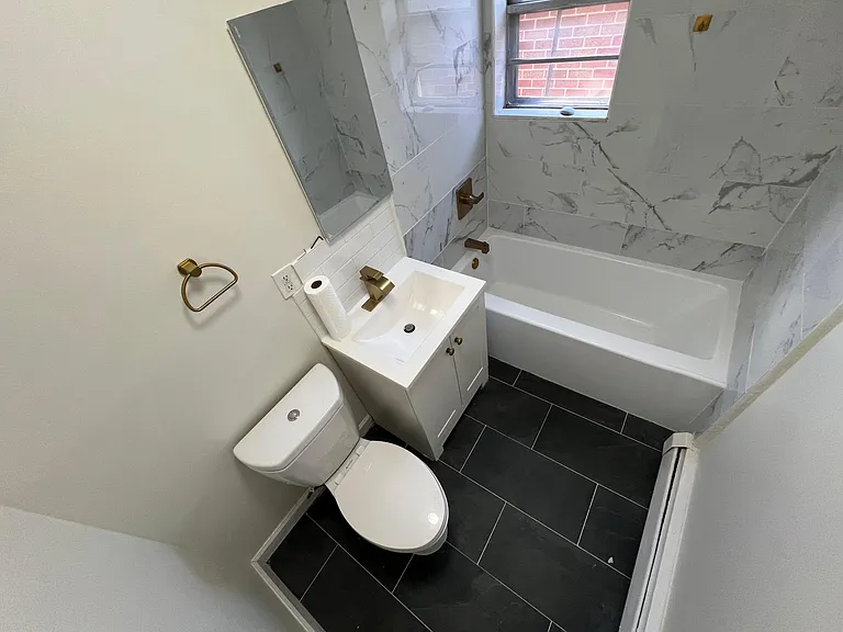 140 71st St #8E — Photo 8