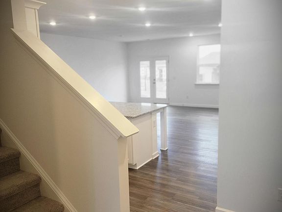 Living / Kitchen Entrance