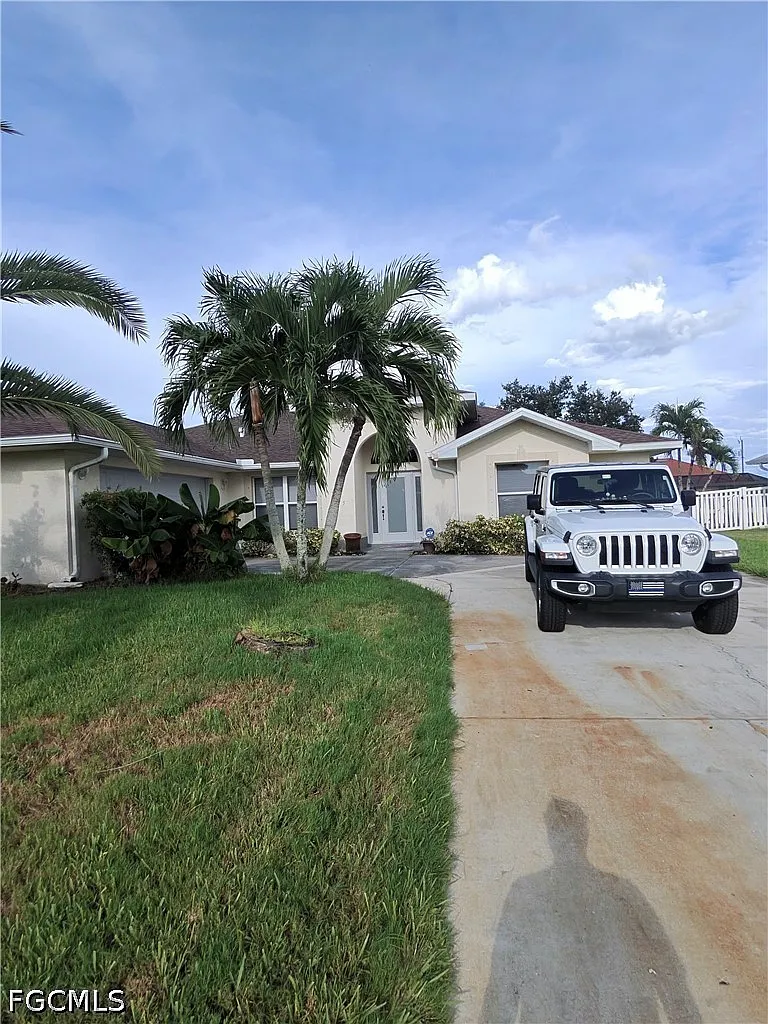 4 bed, 2.0 bath, 1904 sqft, $2,250 — Photo 1