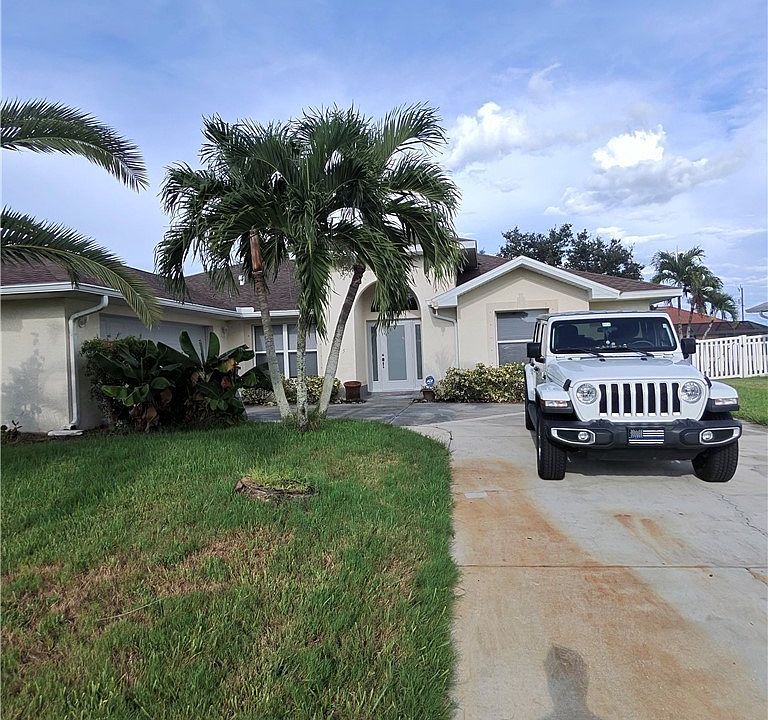 1st image of 905 SW 8th Ct