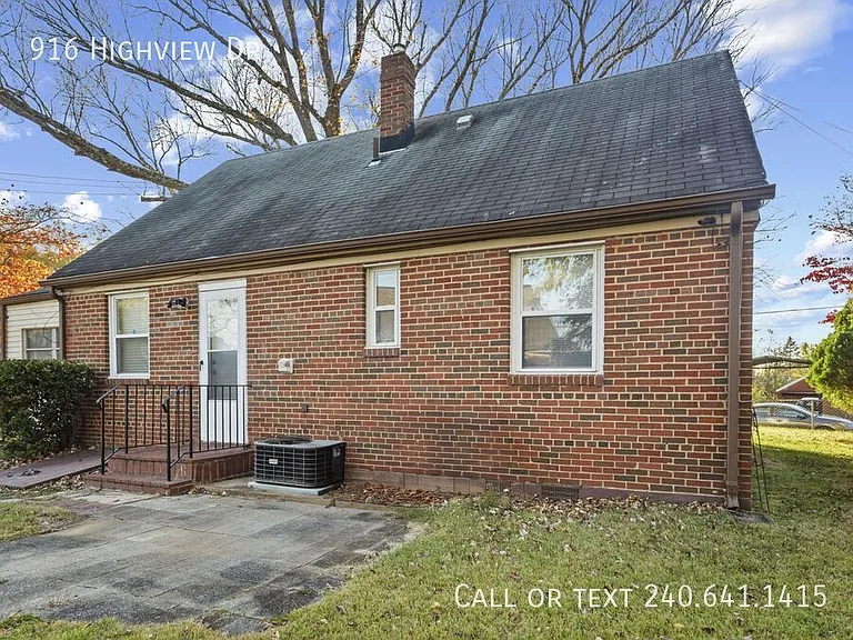 916 Highview Dr — Photo 20