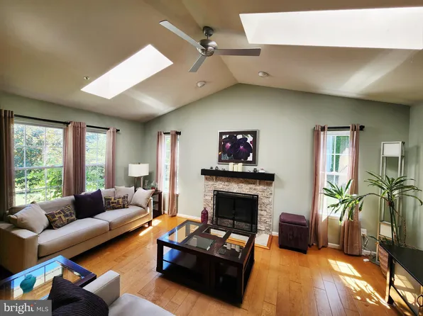 543 Astor Sq #23, West Chester, PA 19380