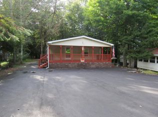 129 Granite Dr, Greentown, PA 18426