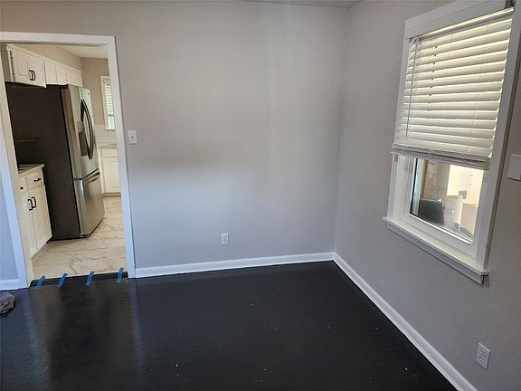 3rd image of 2604 Douglas Dr
