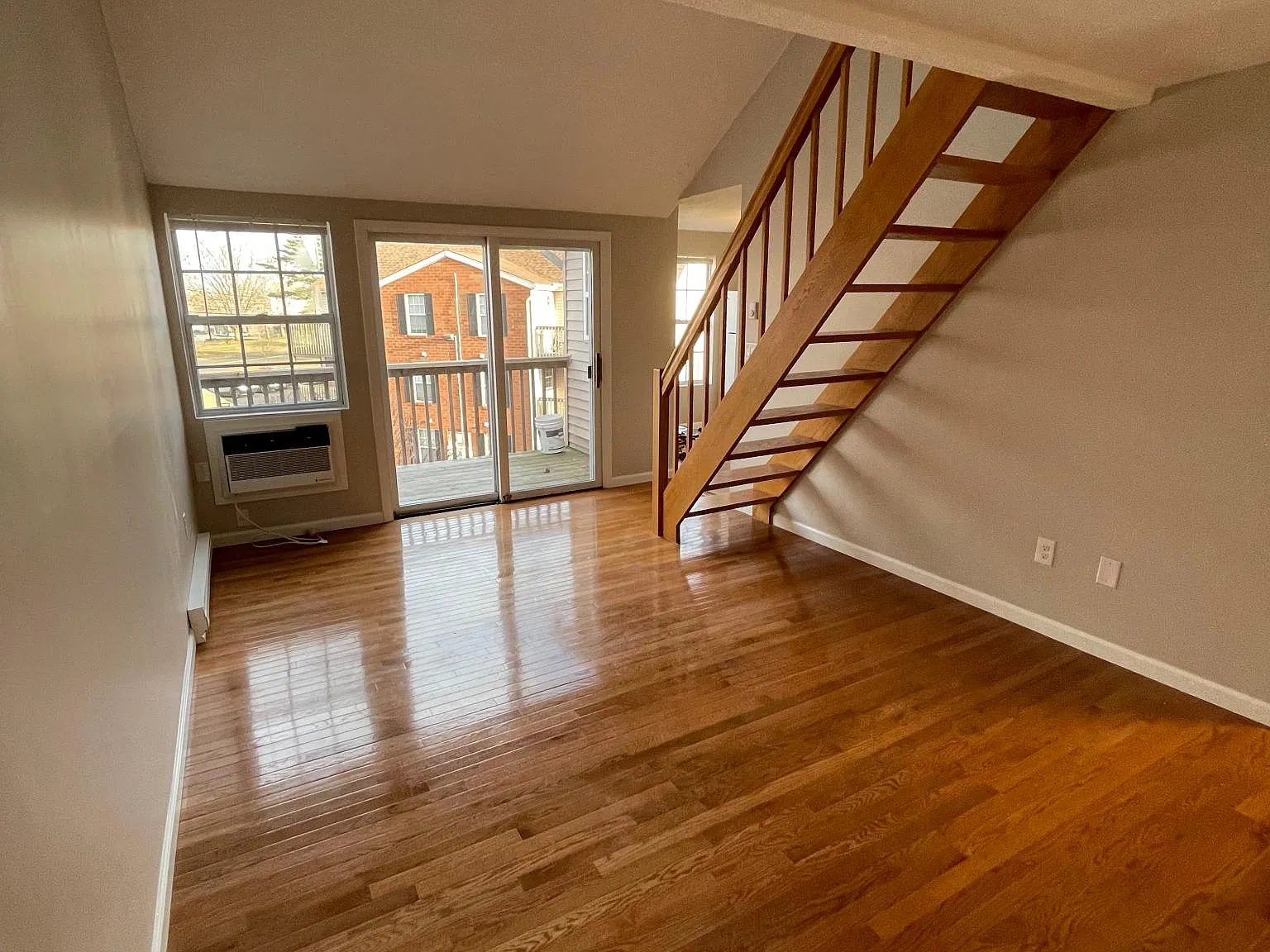 1 bed, 726 sqft, $1,950 — Photo 2