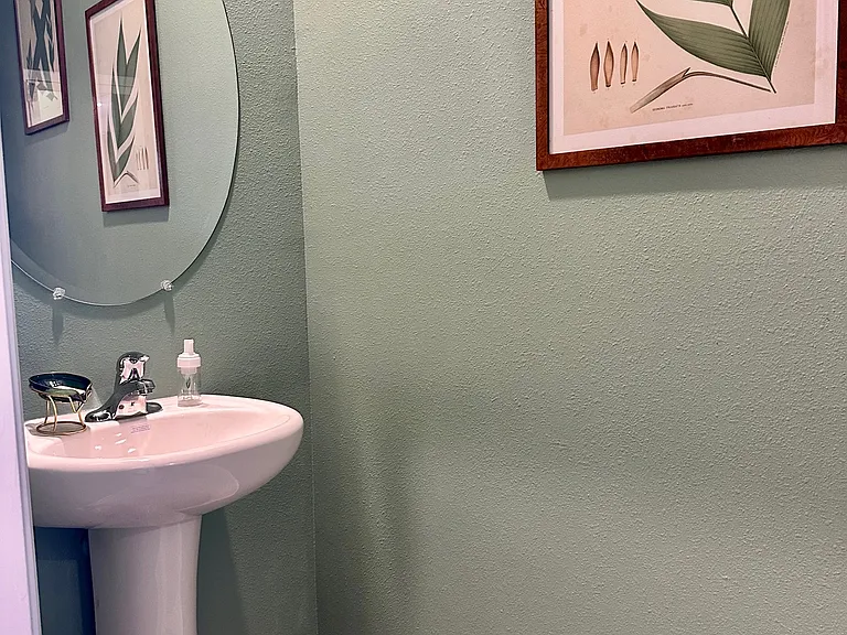 Shared half bath 1st floor