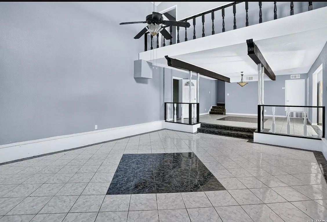6 bed, 2614 sqft, $2,650 — Photo 4