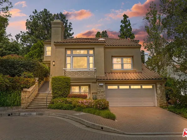 11829 Henley Ln, Los Angeles, CA 90077
