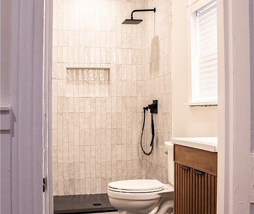 5th image of 604 Habersham St #B