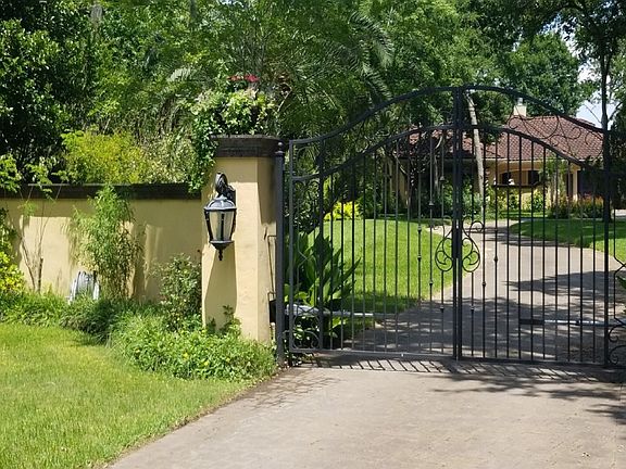 3rd image of 3007 River Forest Dr