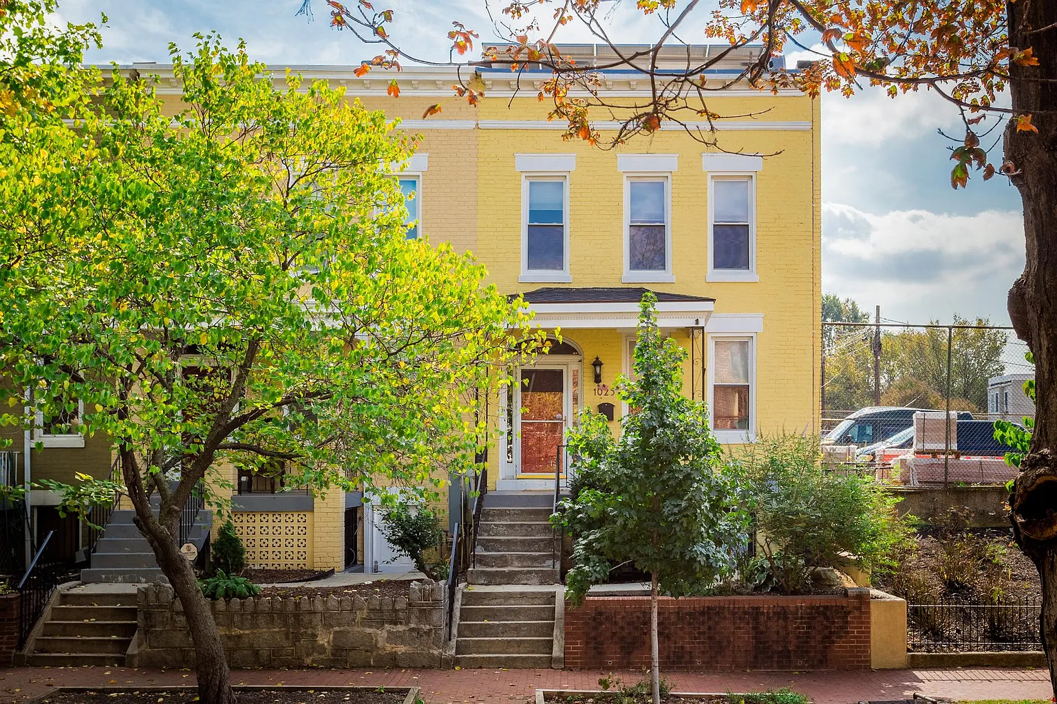 1025 G St NE photo 1