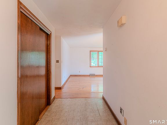 3rd image of 44 Middlebrook Road