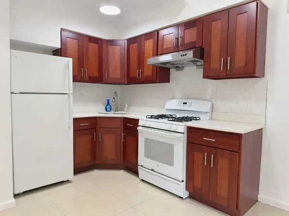 64-55 233rd St, Oakland Gardens, NY 11364