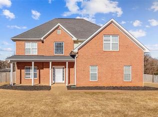 215 Shoreline Dr, Fayetteville, GA 30215