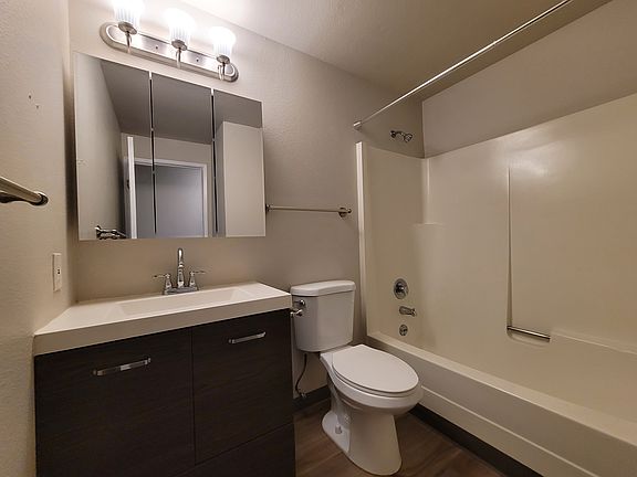 4th image of 15008 A St S #B1