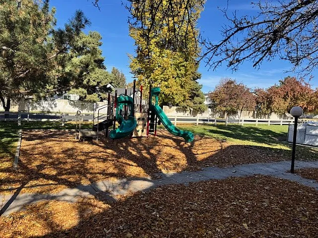Parkwood Apartments — Photo 6