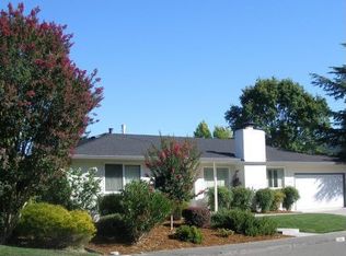 166 Oak Shadow Dr, Santa Rosa, CA 95409