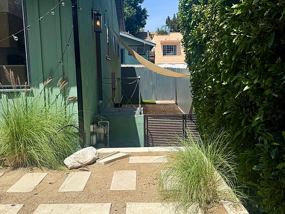 3rd image of 2229 Berkeley Ave
