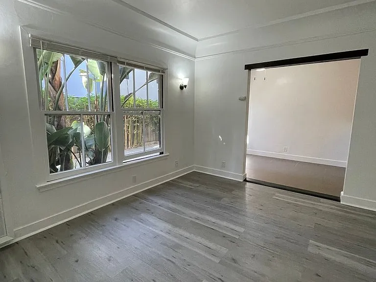 1355 N Gardner St — Photo 11