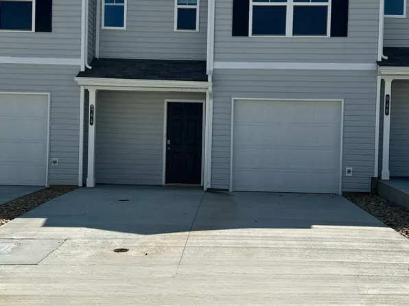 944 Lola Ln, Kingsport, TN 37663