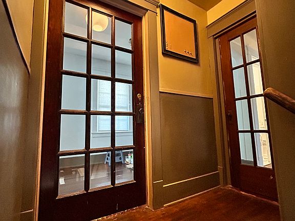 3rd image of 105 Florence Ave