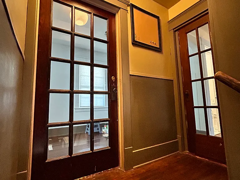 105 Florence Ave — Photo 3