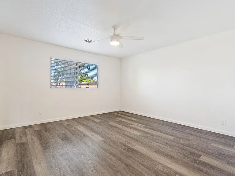 1717 Pine Street — Photo 11