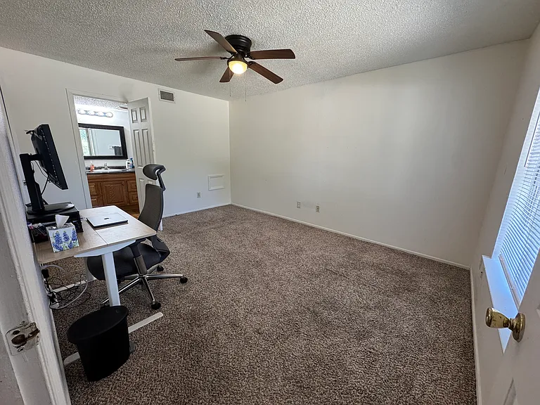 3202 Cougar Trl #C — Photo 7