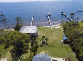 5433 Soundside Dr, Gulf Breeze, FL 32563