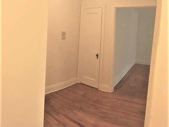 5th image of 2840 34th St APT 2E