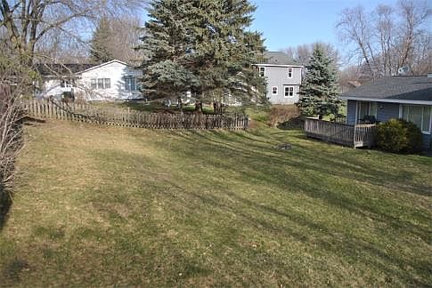3rd image of 2588 Pond Ave E