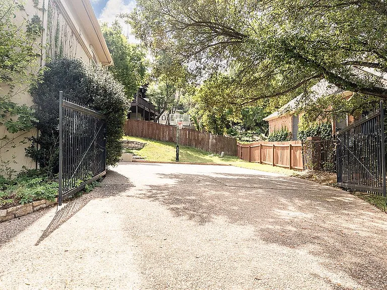 2906 Mill Reef Cv — Photo 33