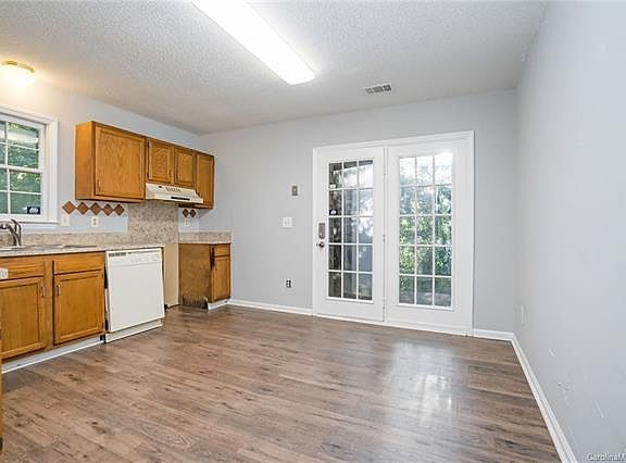 4th image of 8334 Summerglen Cir