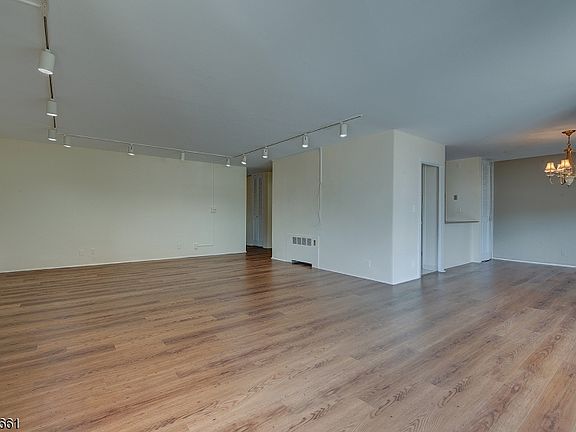 5th image of 1 Claridge Dr APT 217