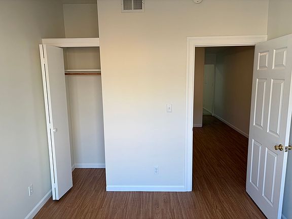3rd image of 329 Linden St APT B