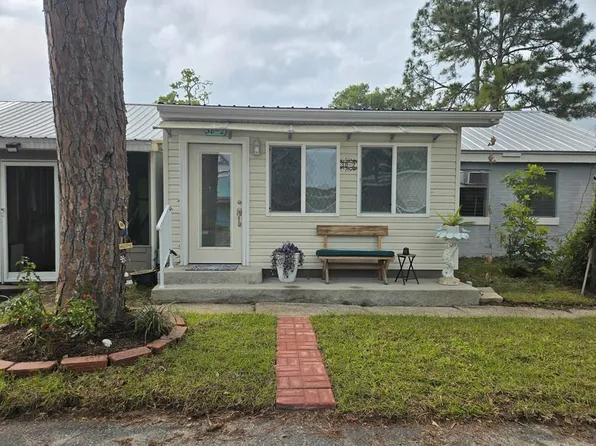 38-2 E Pine St, Lanark Village, FL 32323